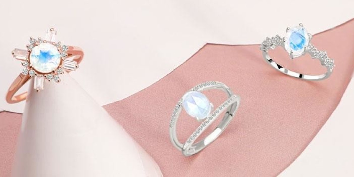 Wear Moonstone Engagement  Ring To Get Positive Thoughts